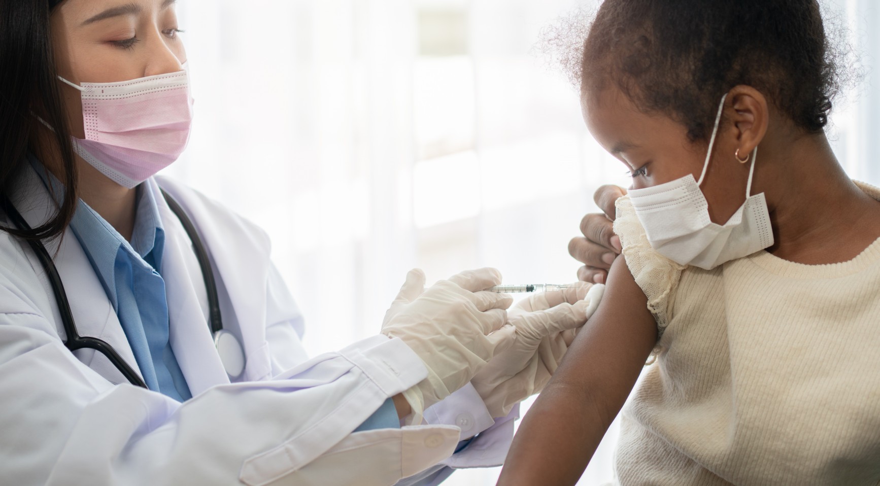 Moderna nói rằng vắc xin Covid an toàn cho trẻ em; Yêu cầu phê duyệt EMA