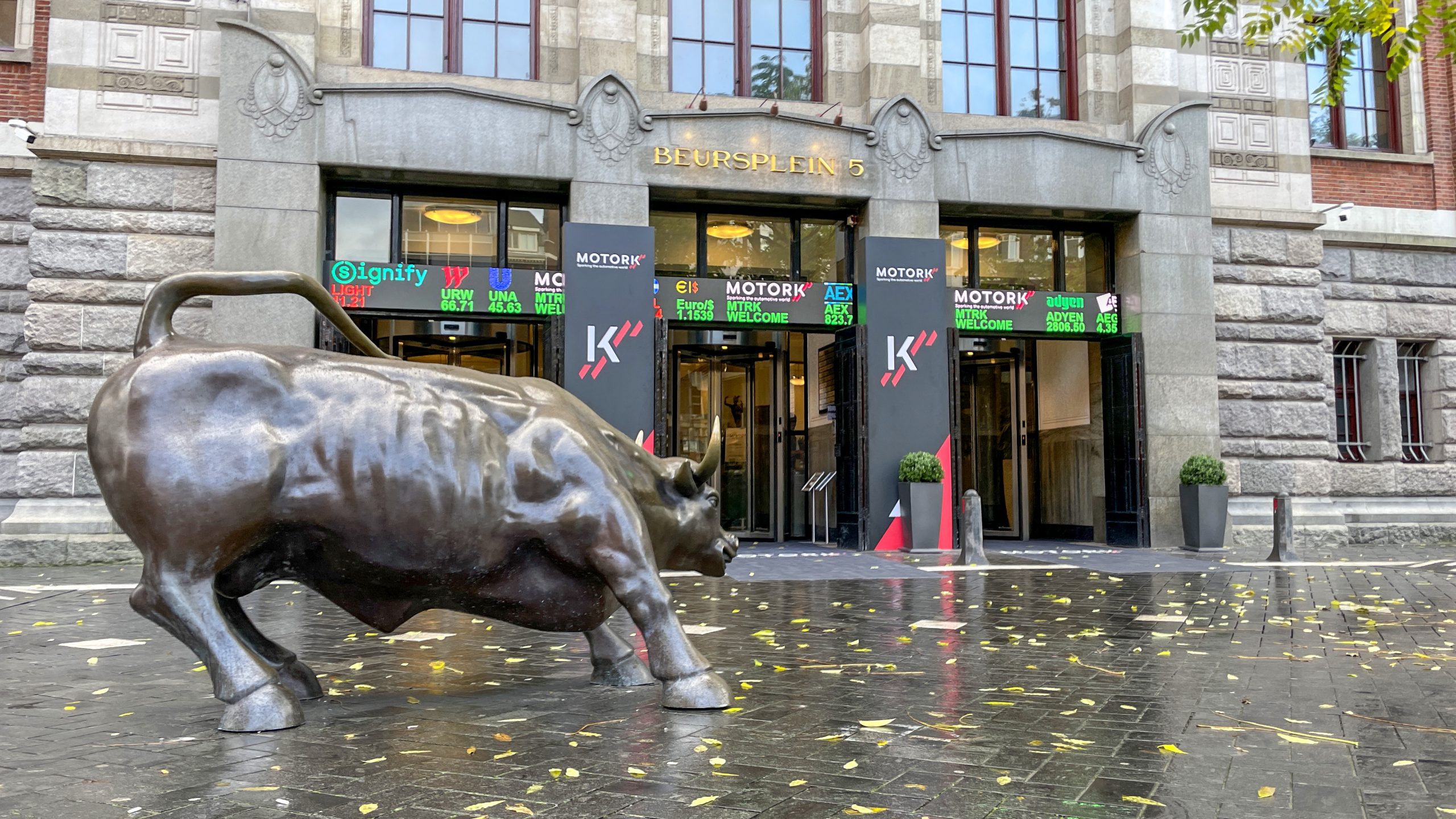 Sự phục hồi của Phố Wall tăng nhanh với Dow Jones tăng 600 điểm, S&P 500 thêm 1%