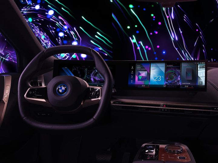 Mẫu xe ý tưởng iX Flow mới của BMW có thể thay đổi màu sắc