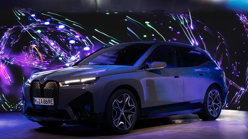 Hệ thống thông tin giải trí của BMW có được tính năng nghệ thuật kỹ thuật số mới