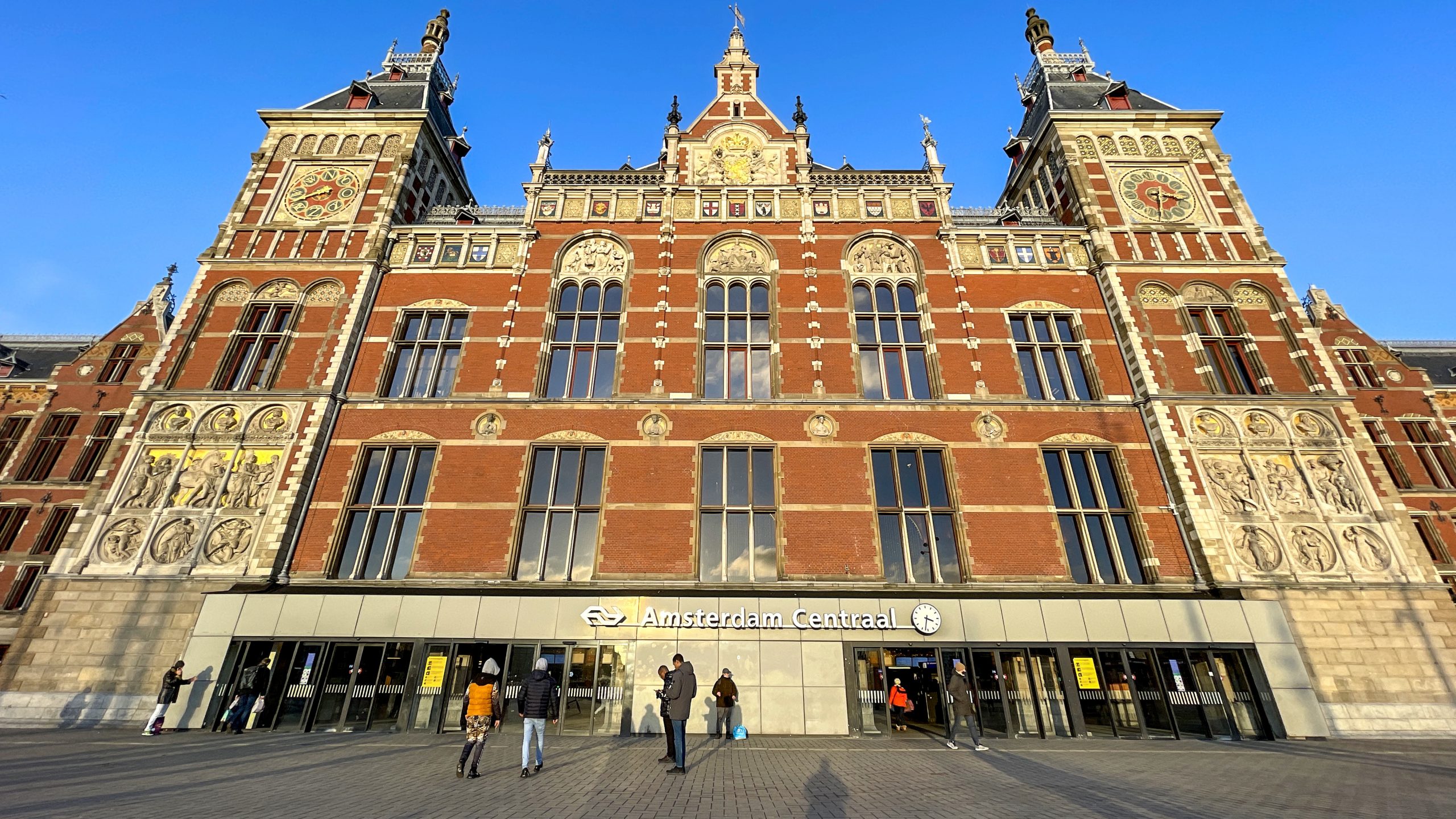 Hà Lan lập kỷ lục lây nhiễm Covid mới với 24.590 ca nhiễm chủ yếu ở Amsterdam và Rotterdam