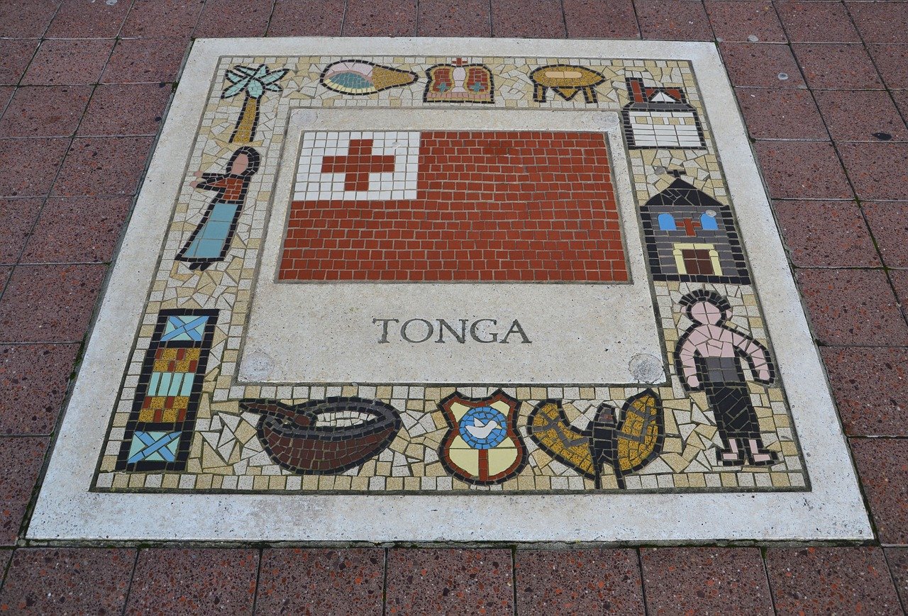 Những con sóng lớn đập vào Tonga sau khi núi lửa dưới nước phun trào