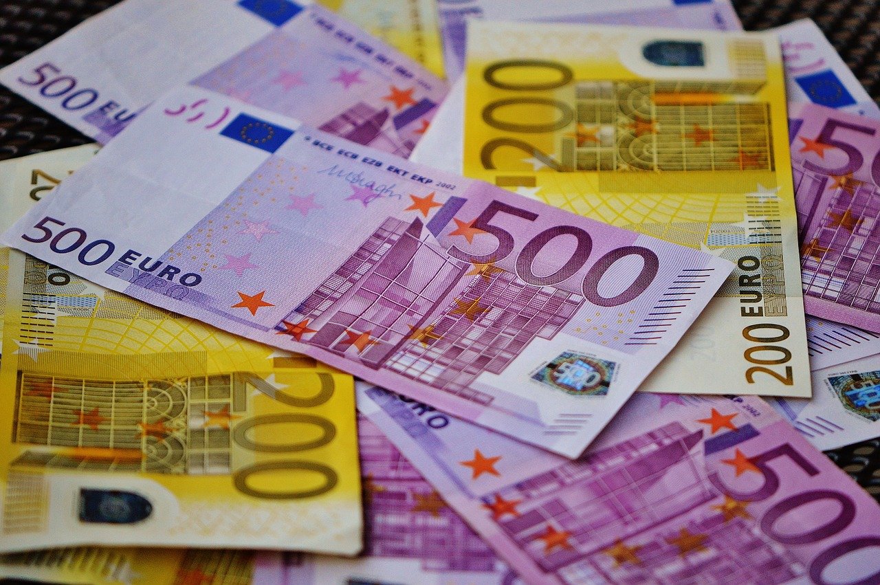 Lạm phát khu vực đồng euro đạt kỷ lục mới, gây áp lực chồng chất lên Ngân hàng Trung ương Châu Âu