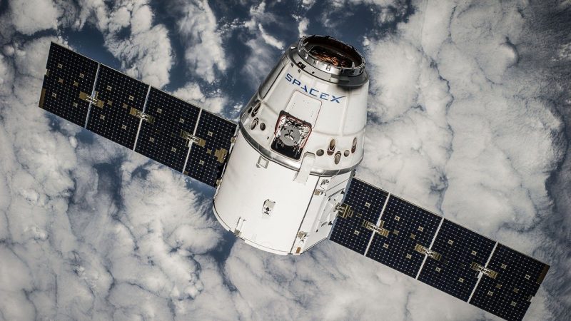 Elon Musk triển khai vệ tinh Internet Starlink của SpaceX nhằm giúp Ukraine kết nối internet