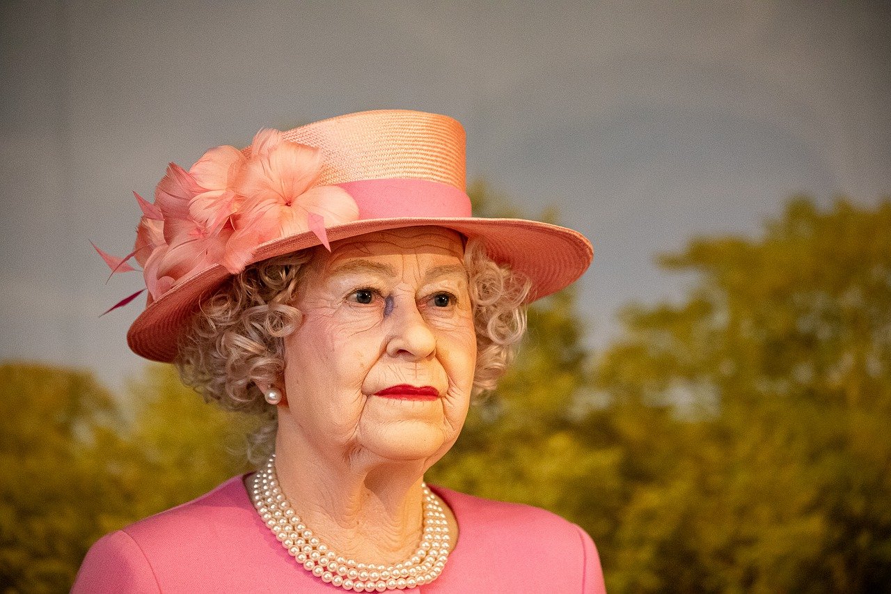 Cung điện Buckingham cho biết Nữ hoàng Elizabeth của Anh xét nghiệm dương tính với COVID-19 với các triệu chứng ‘nhẹ’