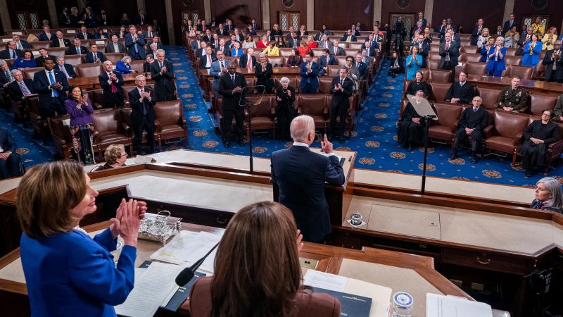 Chiến tranh Ukraine: Biden thề Putin sẽ ‘trả giá’ khi quân đội Nga nhắm mục tiêu vào các khu vực dân cư