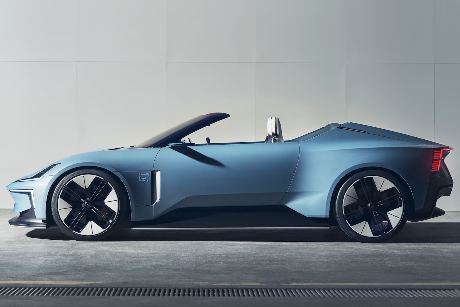 Polestar tiết lộ chiếc Drop-Top hoàn toàn chạy bằng điện tuyệt đẹp