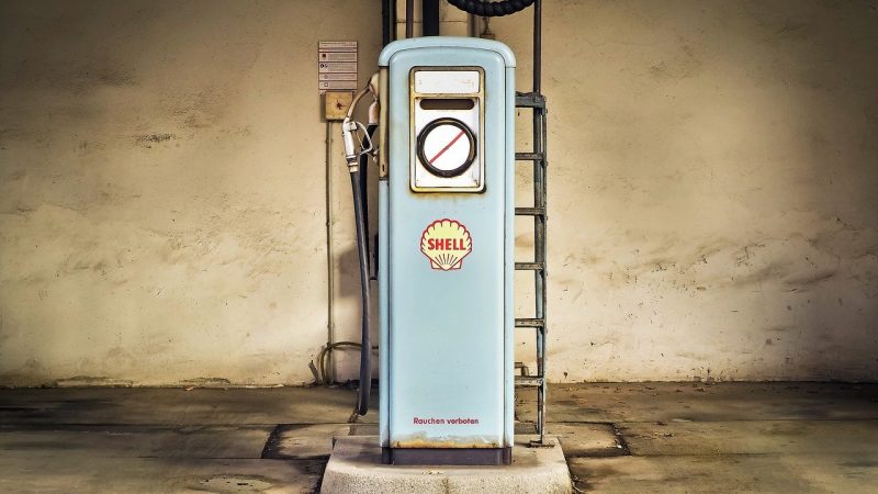 Shell bảo vệ quyết định mua dầu giảm giá từ Nga