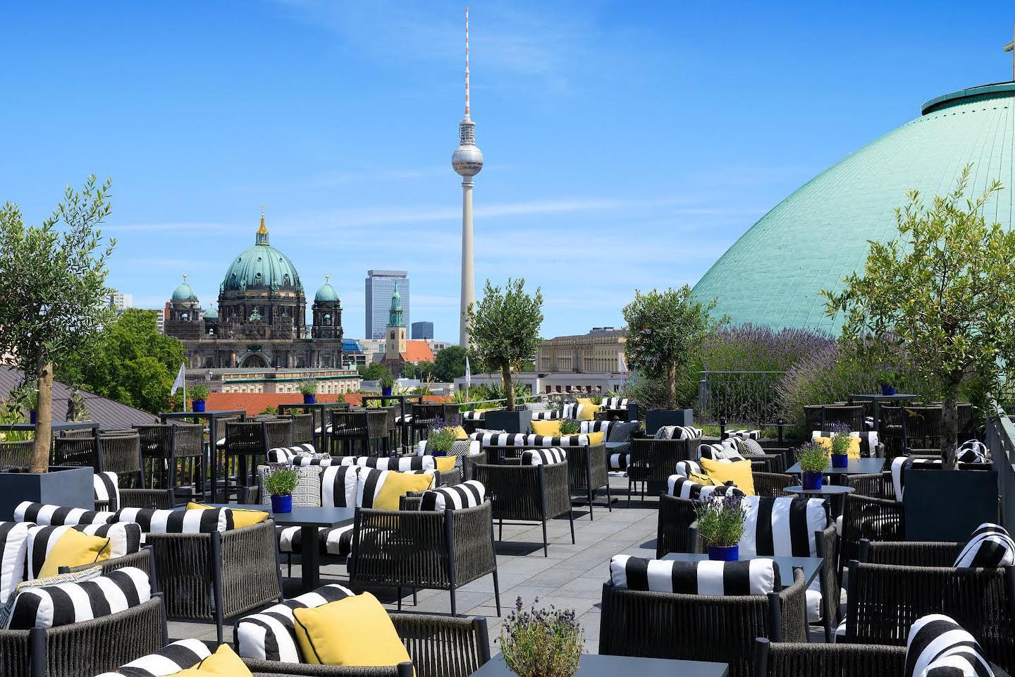 8 quán bar trên sân thượng nổi tiếng nhất ở Berlin