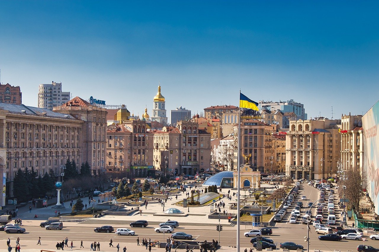 Tổng thống Ukraine sa thải giám đốc an ninh và công tố viên hàng đầu của nhà nước