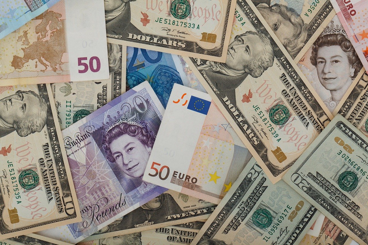 Khủng hoảng năng lượng châu Âu khiến đồng euro giảm xuống mức thấp nhất 20 năm so với đồng đô la Mỹ