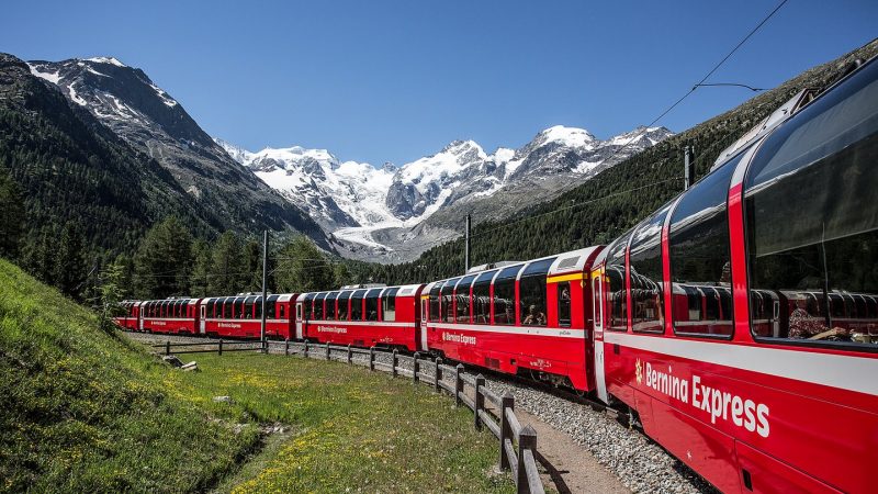 Thụy Sĩ công bố kỷ lục cho chuyến tàu chở khách dài nhất thế giới tới dãy Alpine