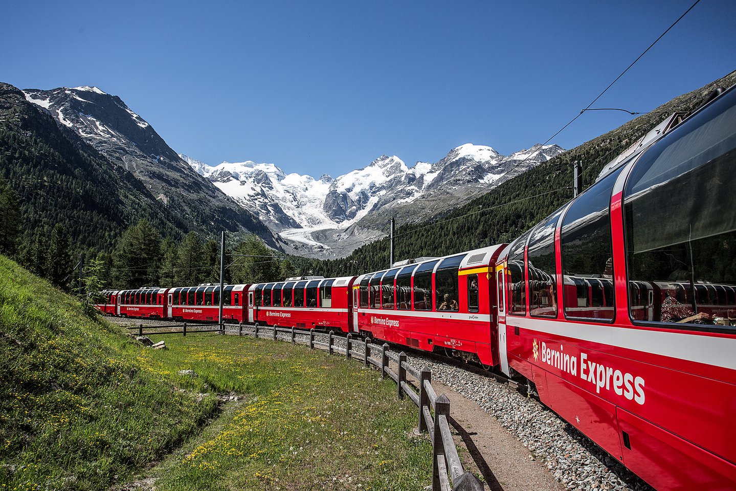 Thụy Sĩ công bố kỷ lục cho chuyến tàu chở khách dài nhất thế giới tới dãy Alpine