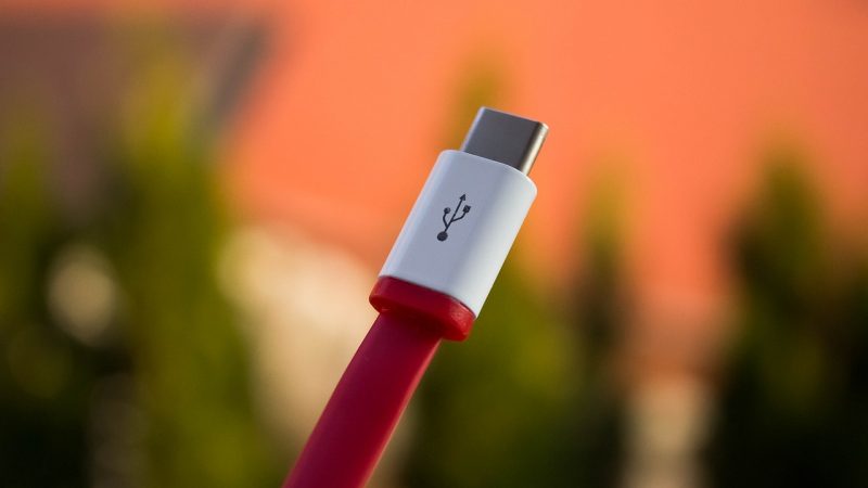 iPhone sẽ sử dụng sạc USB-C sau khi Apple cho biết họ sẽ phải tuân thủ luật pháp EU