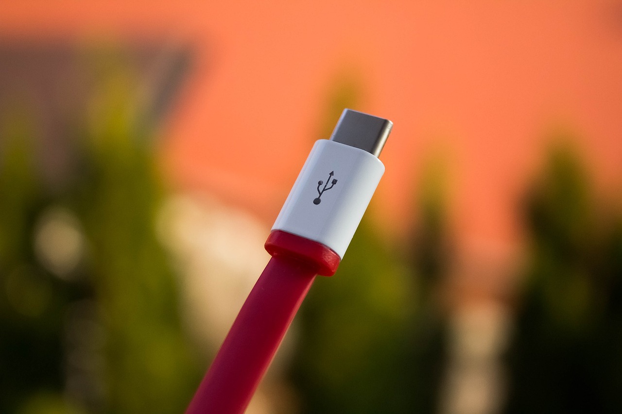 iPhone sẽ sử dụng sạc USB-C sau khi Apple cho biết họ sẽ phải tuân thủ luật pháp EU