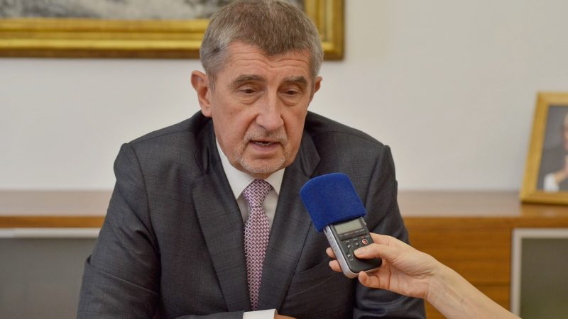 Cảnh sát Séc điều tra tin nhắn SMS vận động người dân tham gia chiến tranh ở Ukraine