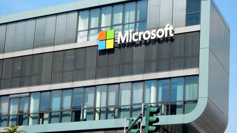 Microsoft công bố khoản đầu tư hàng tỷ đô la vào OpenAI, nhà sản xuất ChatGPT