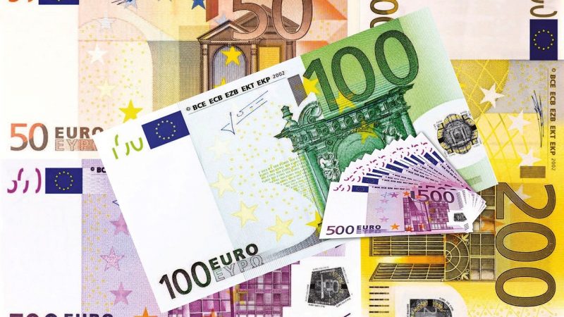 Các chuyên gia tiền tệ đang lạc quan về đồng euro khi châu Âu tìm cách ngăn chặn suy thoái kinh tế