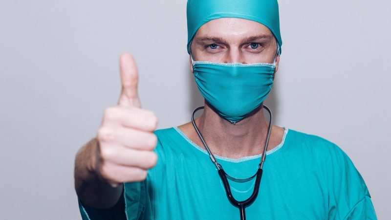 Lương của bác sĩ: Quốc gia nào trả nhiều nhất và ít nhất ở châu Âu?