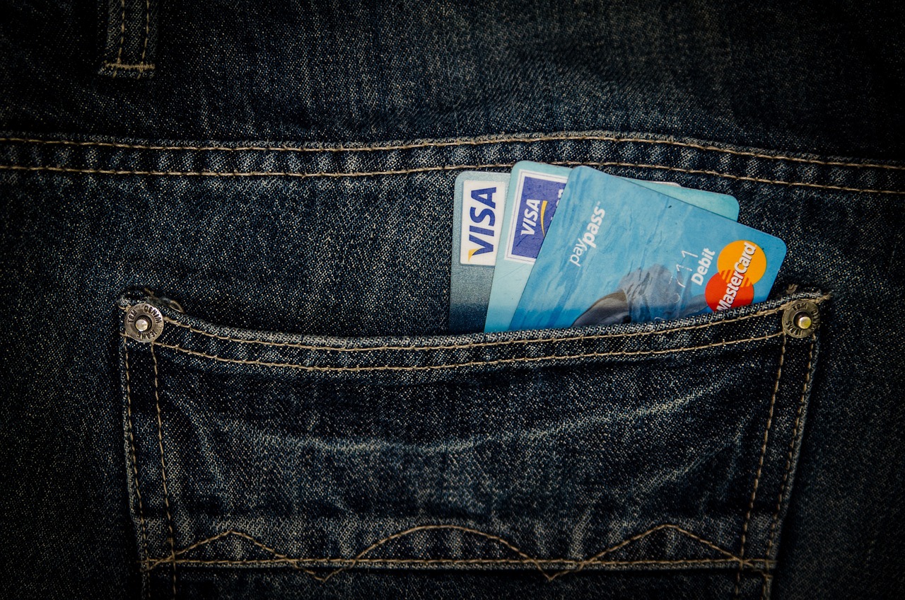 Thẻ ghi nợ Mastercard và Visa thay thế Maestro và V PAY ở Hà Lan