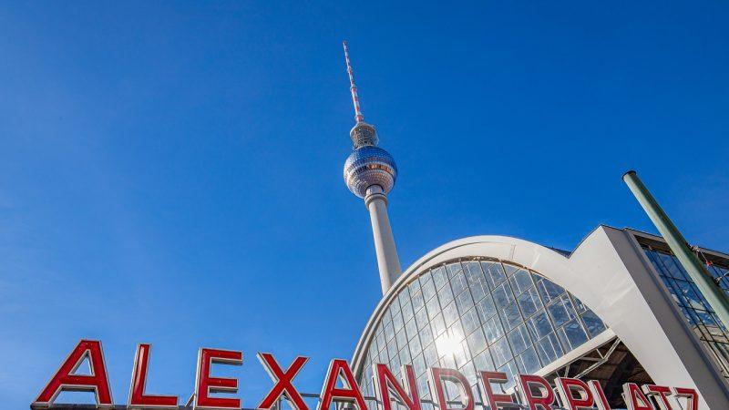 Khủng hoảng chi phí sinh hoạt ở châu Âu: Berlin trả tiền cho những người trẻ tuổi đi câu lạc bộ
