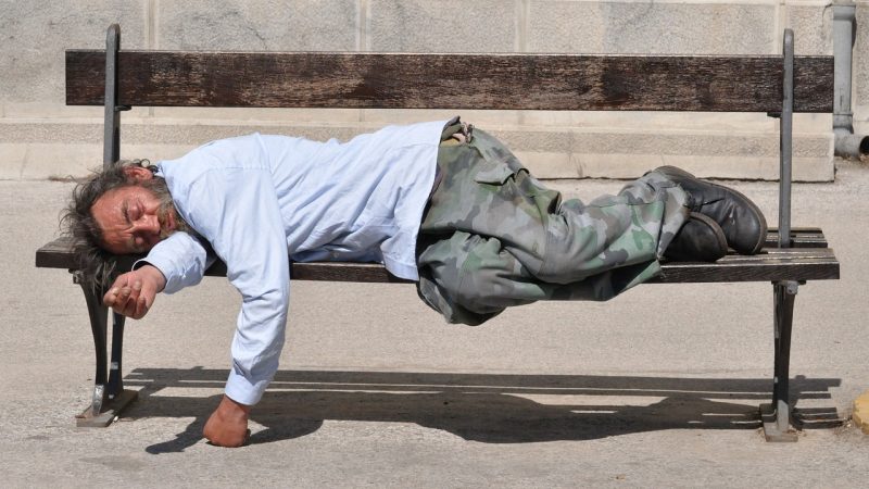 Tình trạng vô gia cư và chất lượng cuộc sống kém đang gia tăng ở Pháp