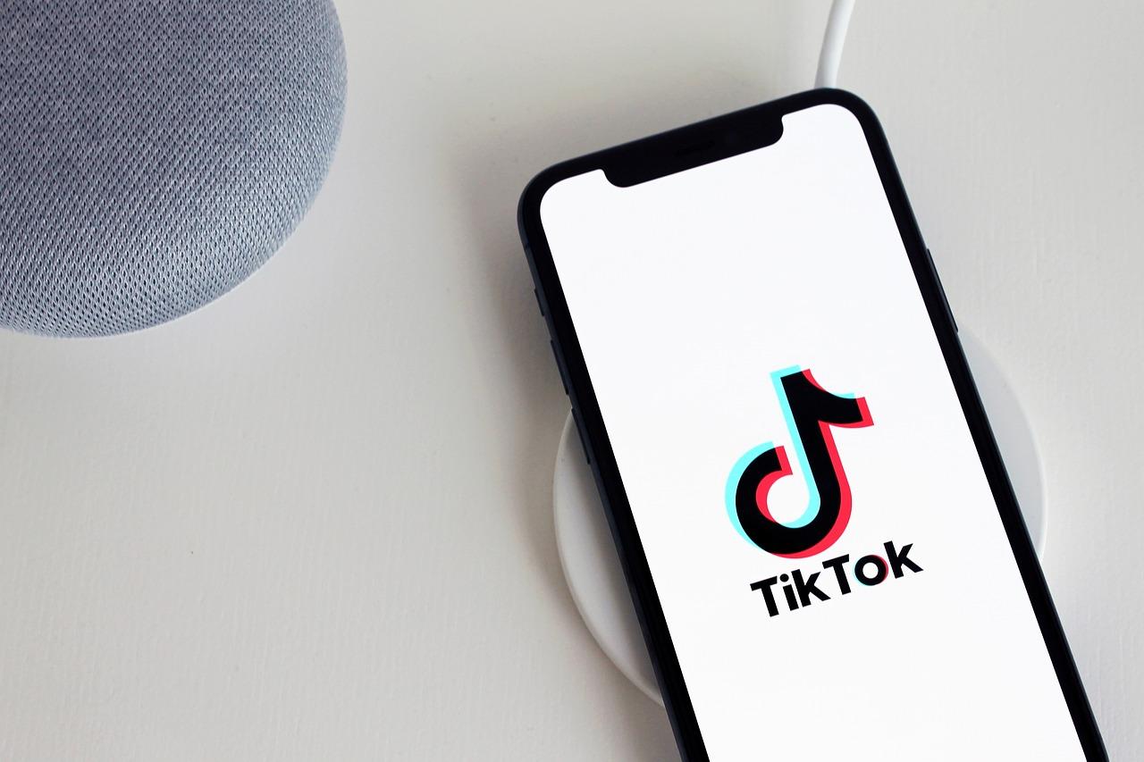 Ủy ban châu Âu cấm nhân viên của mình sử dụng TikTok của Trung Quốc vì lo ngại về an ninh mạng