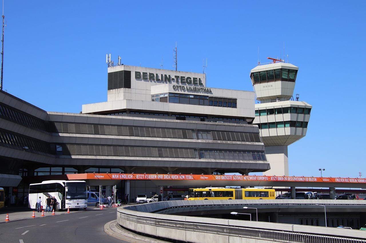 Sân bay Berlin hủy tất cả các chuyến khởi hành vào thứ Hai do đình công