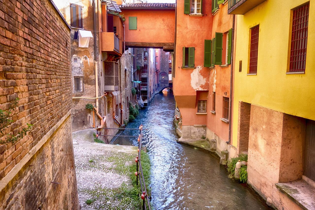 Italy: Hàng ngàn người sơ tán khi lũ lụt chết người càn quét miền bắc đất nước