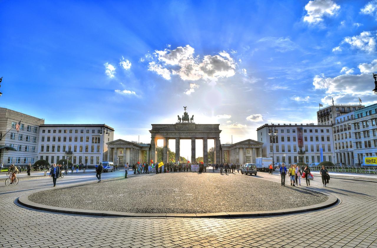 Vì sao thủy cung khổng lồ AquaDom ở Berlin bị nổ?