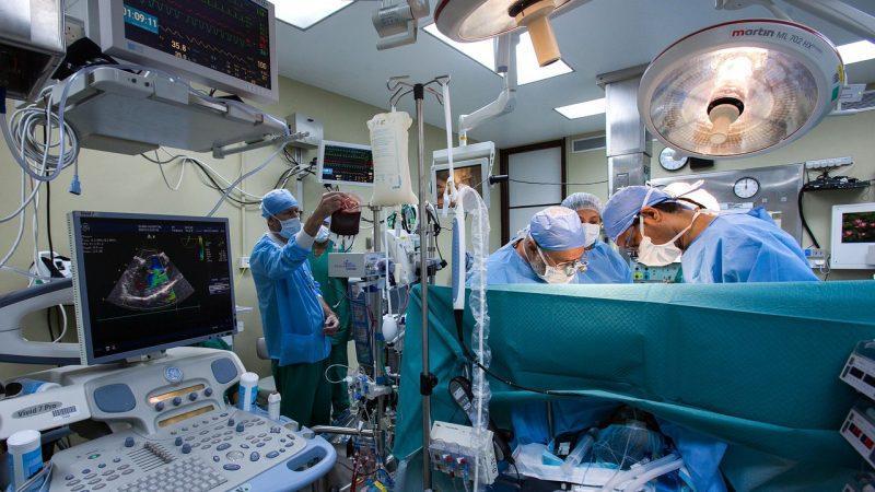 Hệ thống chăm sóc sức khỏe của Hungary gặp khó khăn khi các bác sĩ rời đến Tây Âu