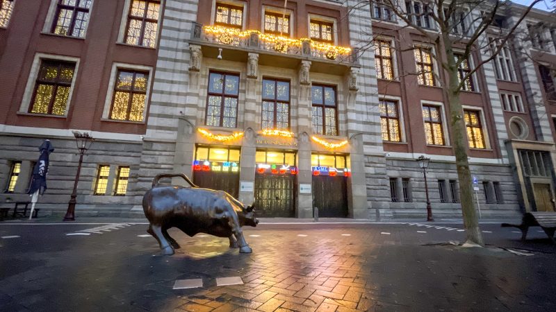 Sàn chứng khoán Amsterdam chìm trong sắc đỏ, Prosus giảm mạnh nhất