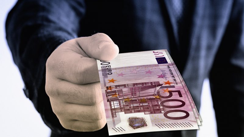 Hà Lan: State Lottery phải dùng máy bay chăng biểu ngữ để truy tìm người trúng 1 triệu euro