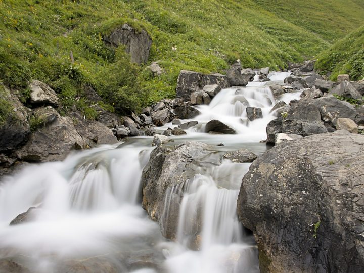 Nghiên cứu cho thấy nguồn nước uống Thụy Sĩ bị nhiễm ‘hóa chất vĩnh viễn’