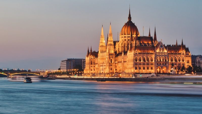 Hungary chuẩn bị nhận 920 triệu euro từ quỹ phục hồi của EU mà không kèm theo điều kiện ràng buộc nào