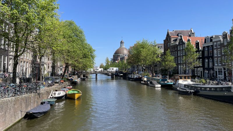 Amsterdam hạn chế đổi nhà, B&B vào năm 2024; Ưu tiên nhà ở cho người trẻ