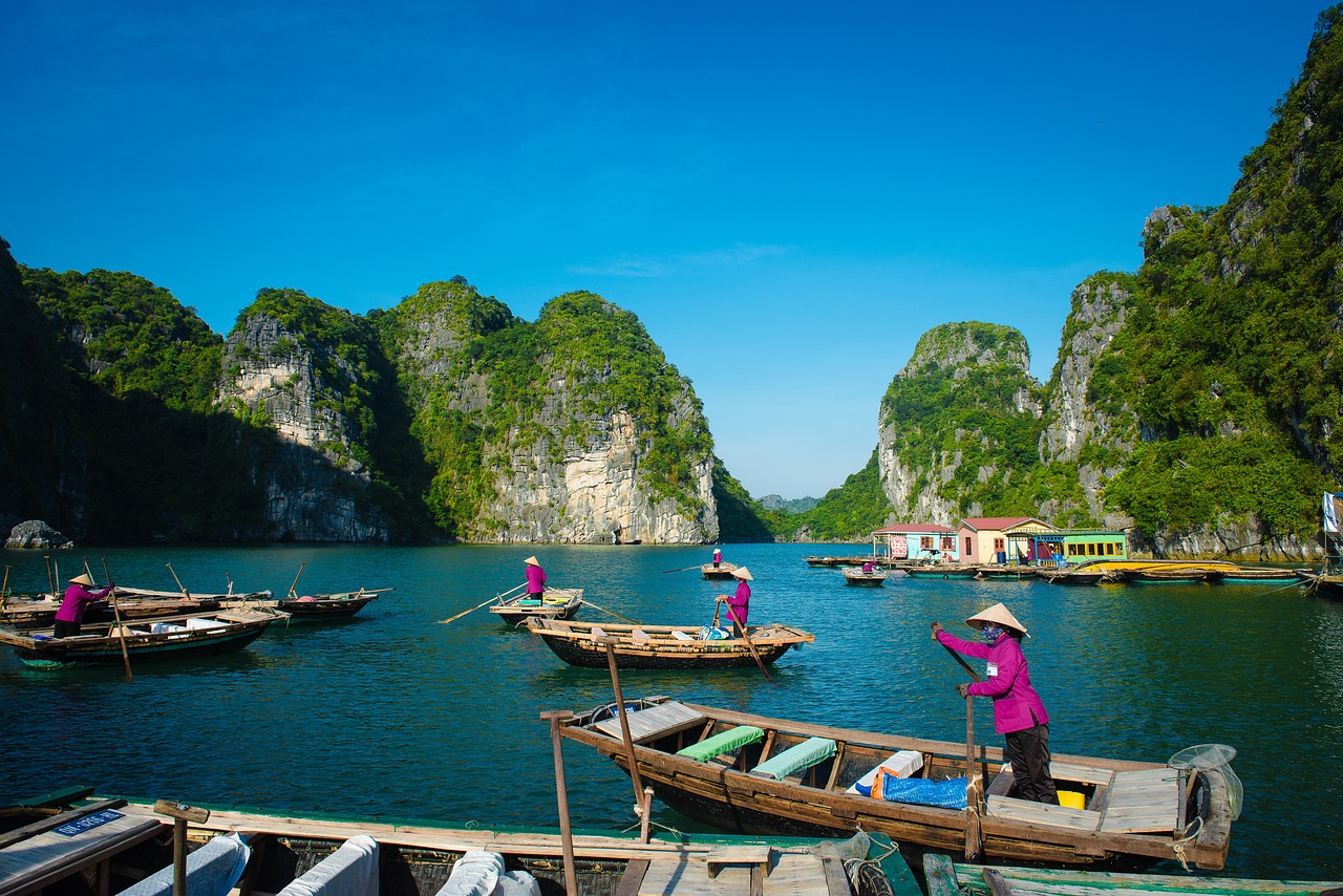 Vịnh Hạ Long: Người Anh đã được cảnh báo tránh xa một điểm du lịch nghỉ dưỡng tuyệt đẹp ở Việt Nam