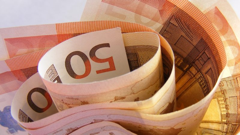 Sự gián đoạn vận chuyển trên Biển Đỏ có thể làm tăng thêm lạm phát, EBRD cảnh báo