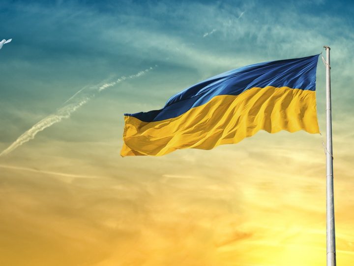 ‘Không thua’ là chưa đủ: đã đến lúc châu Âu phải nghiêm túc về một chiến thắng của Ukraine (Timothy Garton Ash)