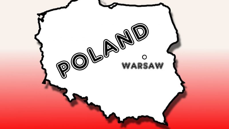 Ba Lan: Gần 15.000 hộ chiếu tạm thời được cấp tại sân bay Warsaw trong một năm