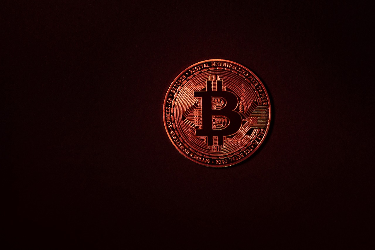Bitcoin trượt xuống mức thấp nhất trong hai tháng khi Fed báo hiệu họ chưa sẵn sàng cắt giảm lãi suất