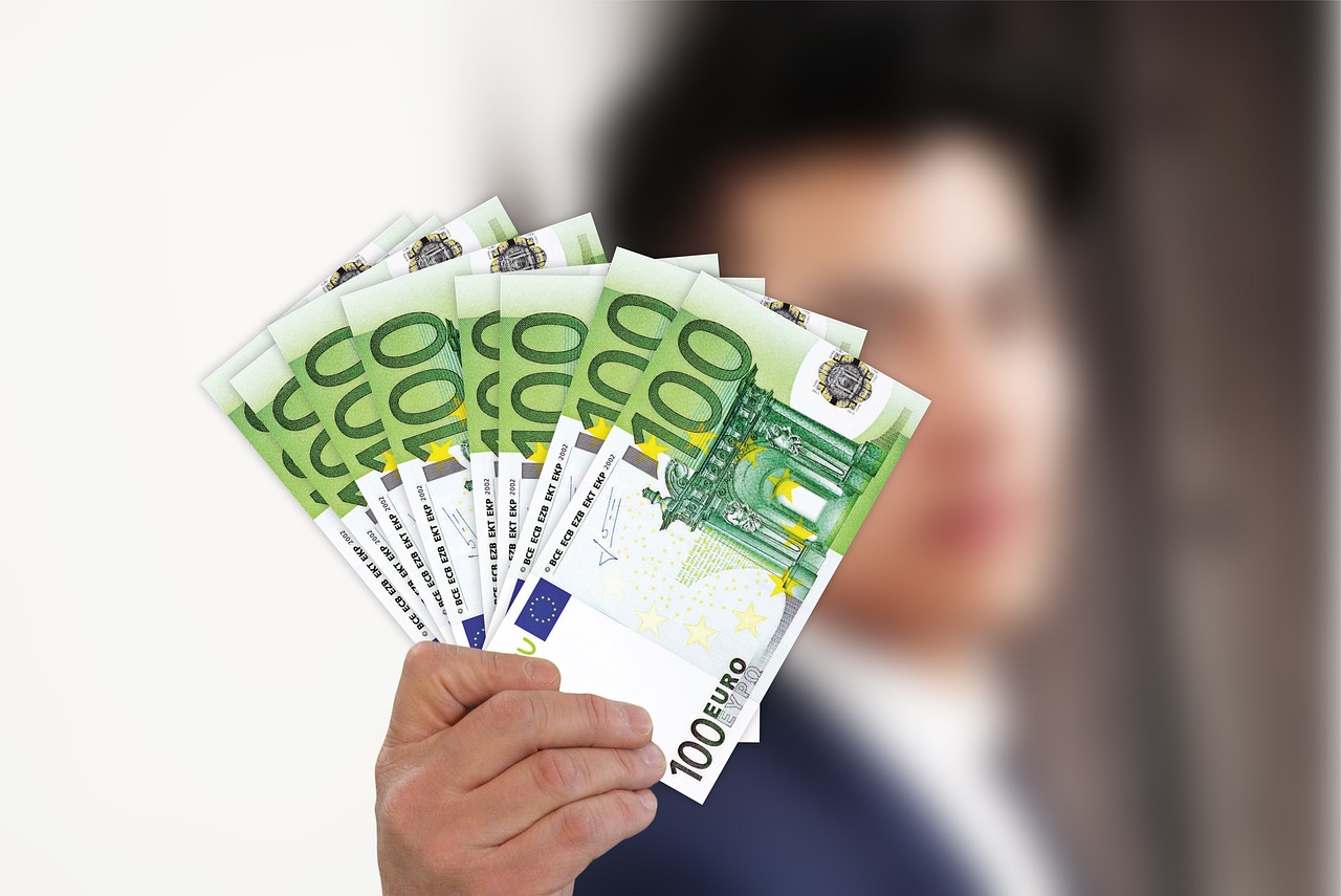 Lạm phát khu vực đồng Euro giảm xuống còn 2,5%