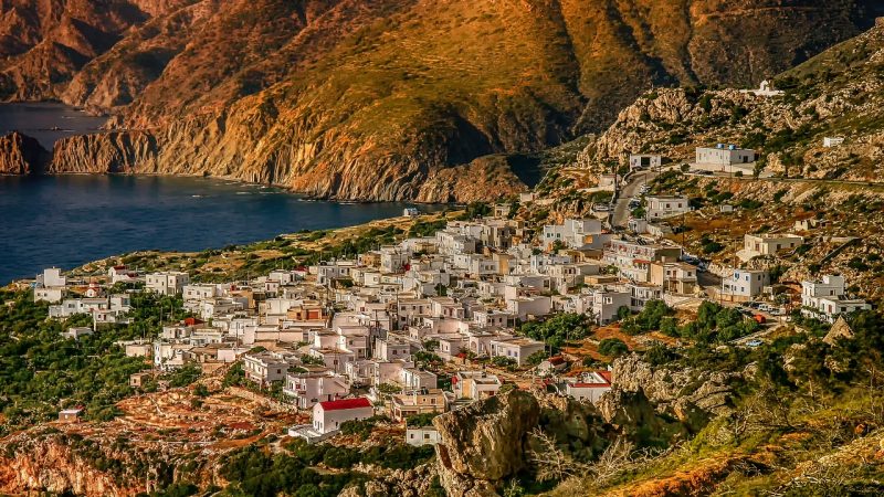Hàng trăm lính cứu hỏa Hy Lạp khống chế thiệt hại do cháy rừng ở Crete khi nhiệt độ cao làm tăng nguy cơ
