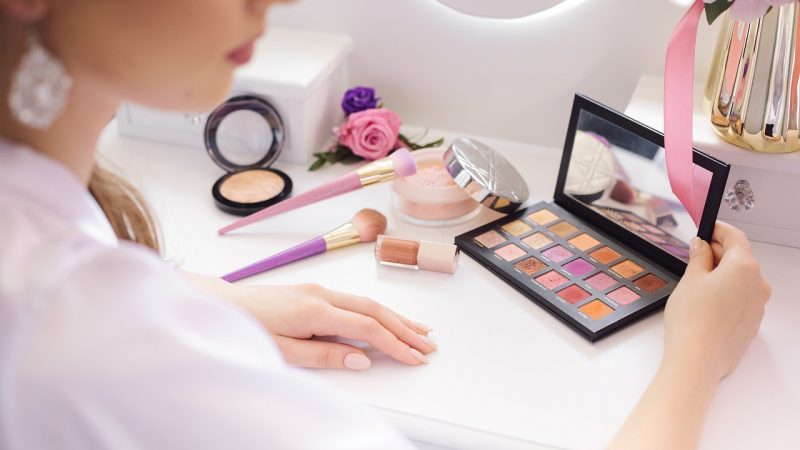 Cơ quan EU phát hiện hóa chất bị cấm trong khoảng 6% mỹ phẩm