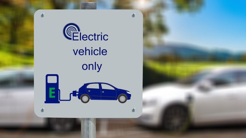 Triển vọng thị trường xe điện chạy bằng pin của EU ‘có khả năng xấu đi’ vào năm 2025