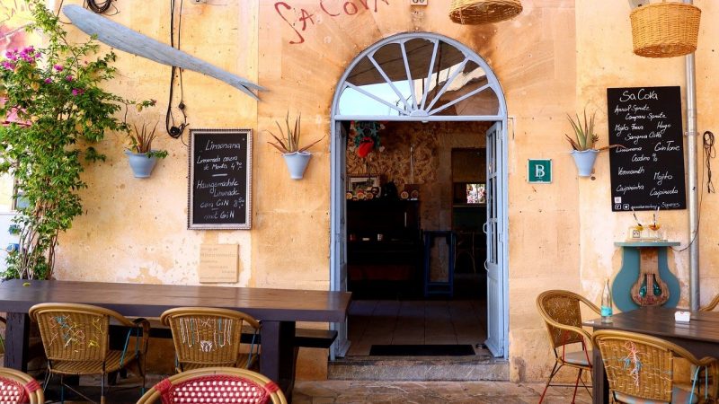 Hàng chục ngàn người phản đối giá thuê nhà cao ở Barcelona