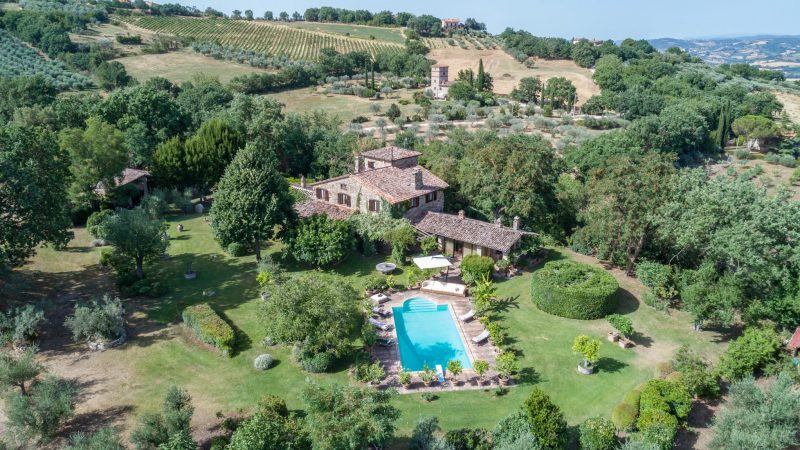 Emma Villas – Trải Nghiệm Nghỉ Dưỡng Cao Cấp Tại Umbria