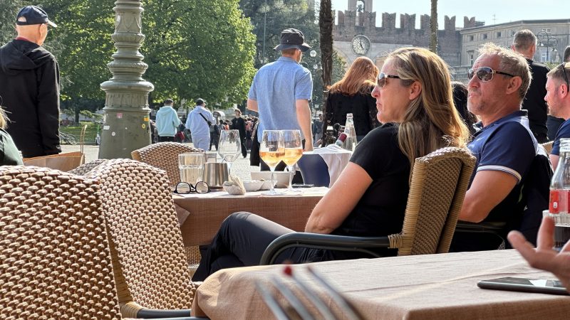Tận Hưởng Đúng Chất Châu Âu: Một Chiều Nhẹ Nhàng Ở Verona