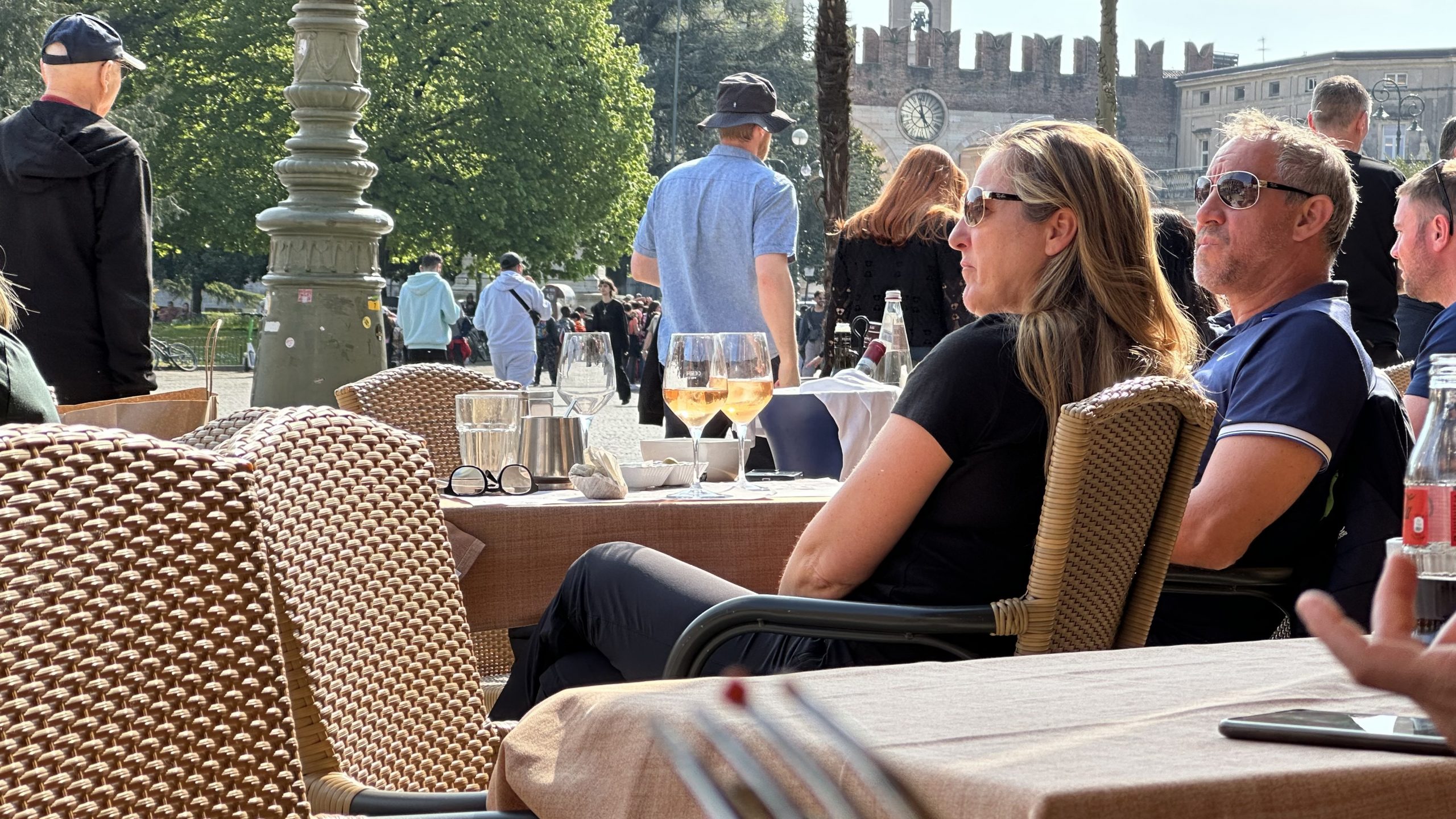 Tận Hưởng Đúng Chất Châu Âu: Một Chiều Nhẹ Nhàng Ở Verona