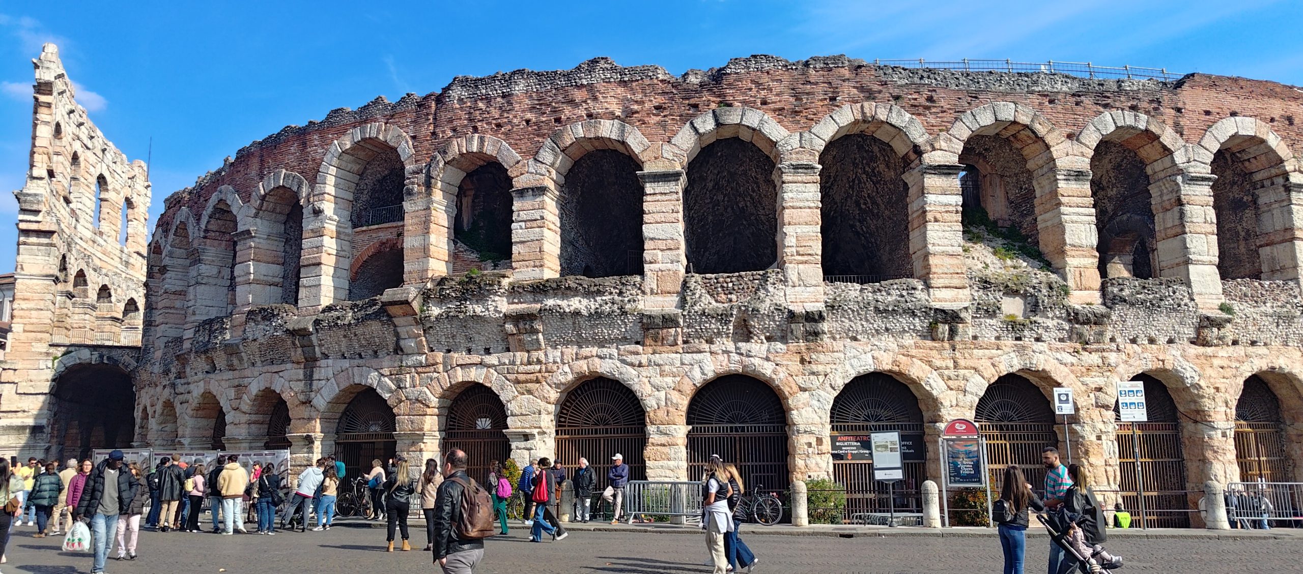 Khám Phá Verona – Thành Phố Của Tình Yêu và Nghệ Thuật Tại Ý